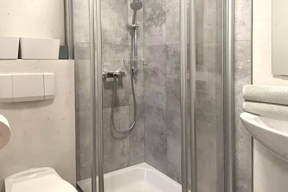 Ganze Wohnung, Landhaus Linden Appartement Johanna, Fewo in bester Lage in Uderns in Tuxer Alpen, Uderns