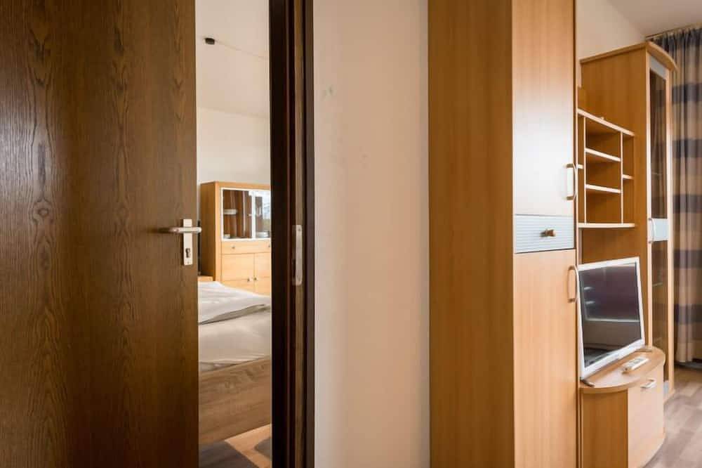 Ganze Wohnung, Flora und Fauna (B306/B307) by Interhome in Lahnstein, Mittelrhein