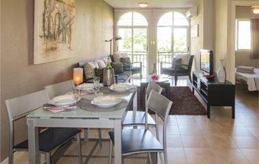 Holiday Apartment for 4 People in Las Calas, Torrevieja, Photo 2