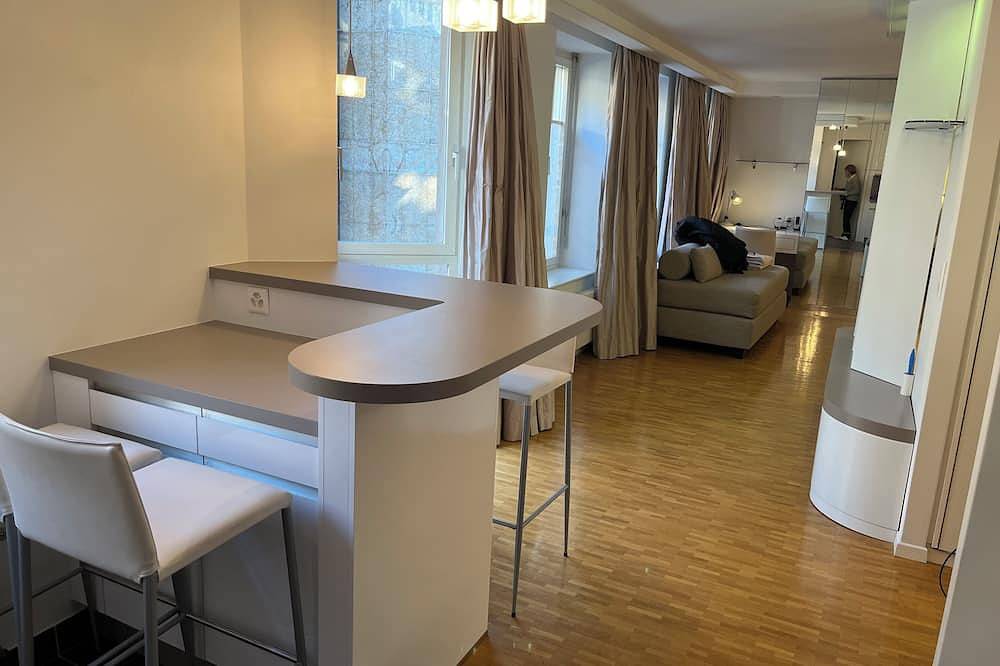 Appartamento intero, Apartment in the very center of Geneva in Ginevra, Lago Lemano