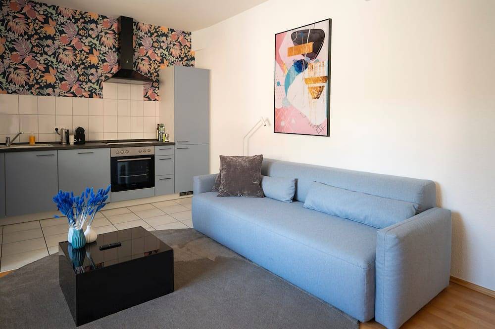 Ganze Wohnung, Blauwal, stilvolle Wohnung, Wohnzimmer, Schlafzimmer, Bad, Küche, zentral in Ulm in Ulm, Schwaben
