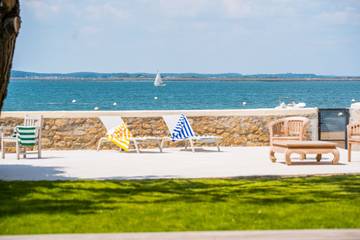 Location de vacances pour 18 personnes, avec jardin ainsi que terrasse et jacuzzi dans Pereire