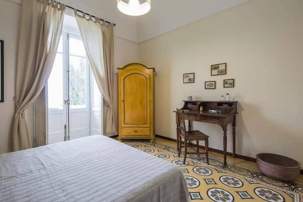 Villa Sophia with private access to the sea in Marmorata, Ravello