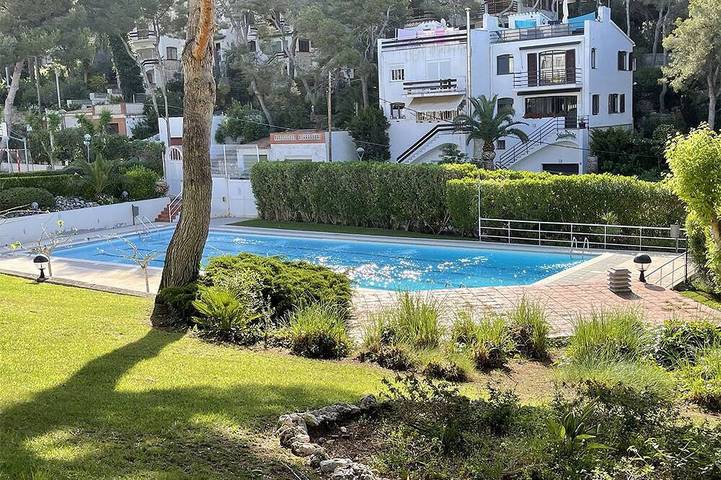 Ferienhaus für 8 Personen, mit Pool und Garten sowie Terrasse - 1