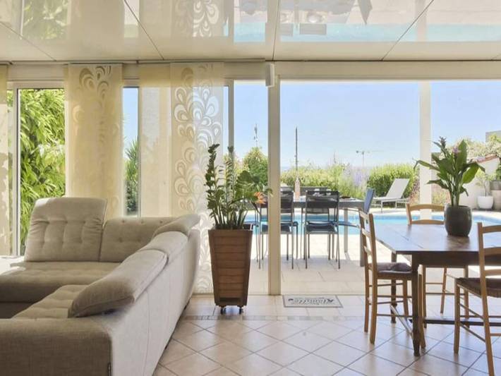 Ferielejlighed for 6 personer, med pool, børnevenlig i Antibes