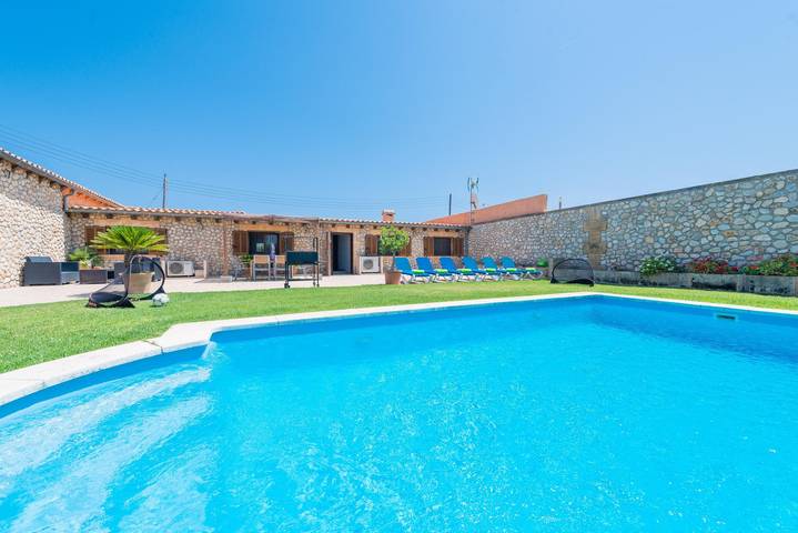 Finca für 6 Personen, mit Terrasse in Sa Pobla