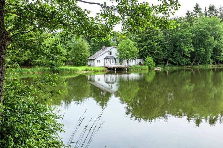 Gîte pour 10 personnes, avec vue sur le lac ainsi que vue et jardin, animaux acceptés dans Cul-des-Sarts - 2