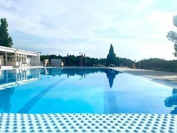 Tente pour 4 personnes dans l' Aude