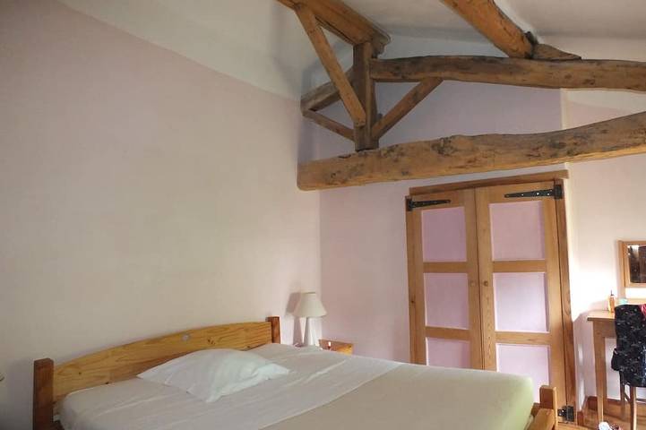 Location de vacances pour 9 personnes, avec jacuzzi ainsi que piscine et jardin à Montverdun - 4