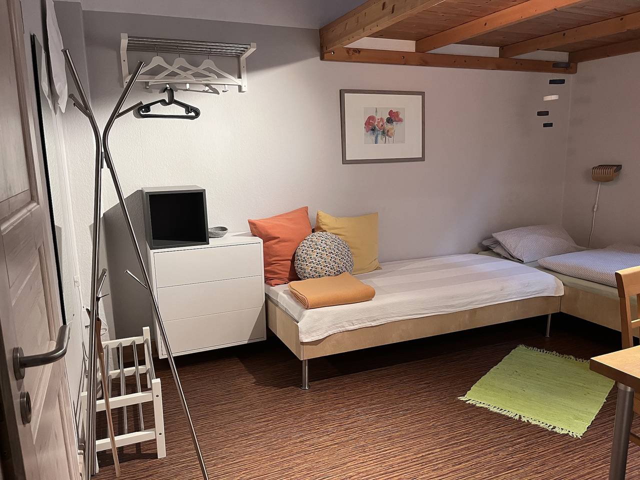Apartamento vacacional entero,  - Comfort double room (non-smoking), with private bathroom in Hannover Mitte, Hannover