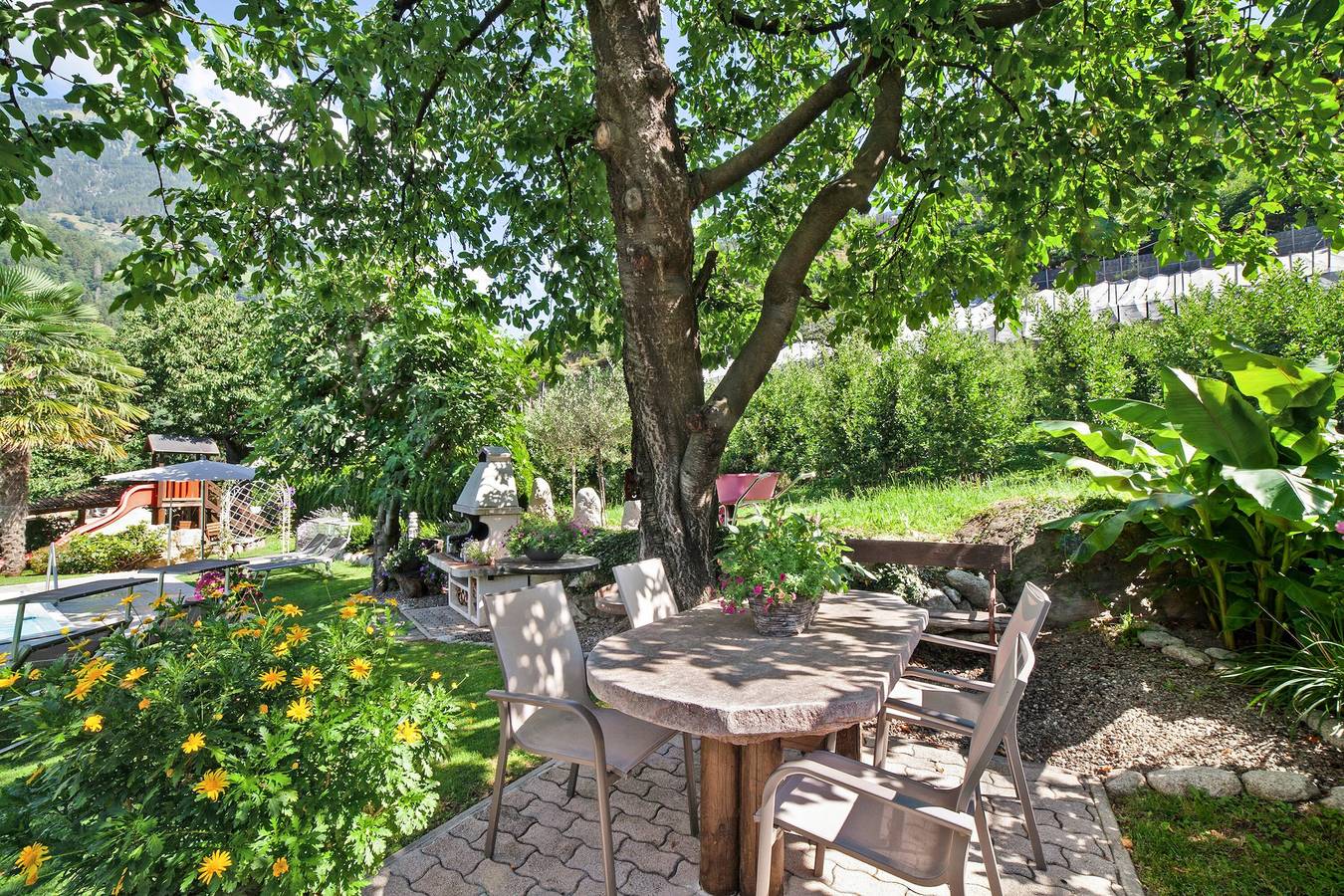 Ganze Wohnung, Apartment "Veilchen" mit Bergblick, Pool, Wlan, Balkon und Garten in Saltaus, Riffian