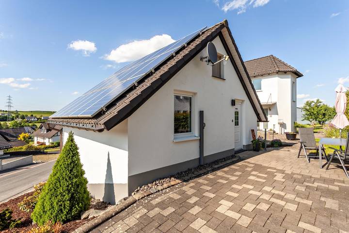 Vakantiehuis 'Ferienhaus Am Brande' met uitzicht op de bergen, eigen terras en Wi-Fi in Schmallenberg, Hochsauerlandkreis
