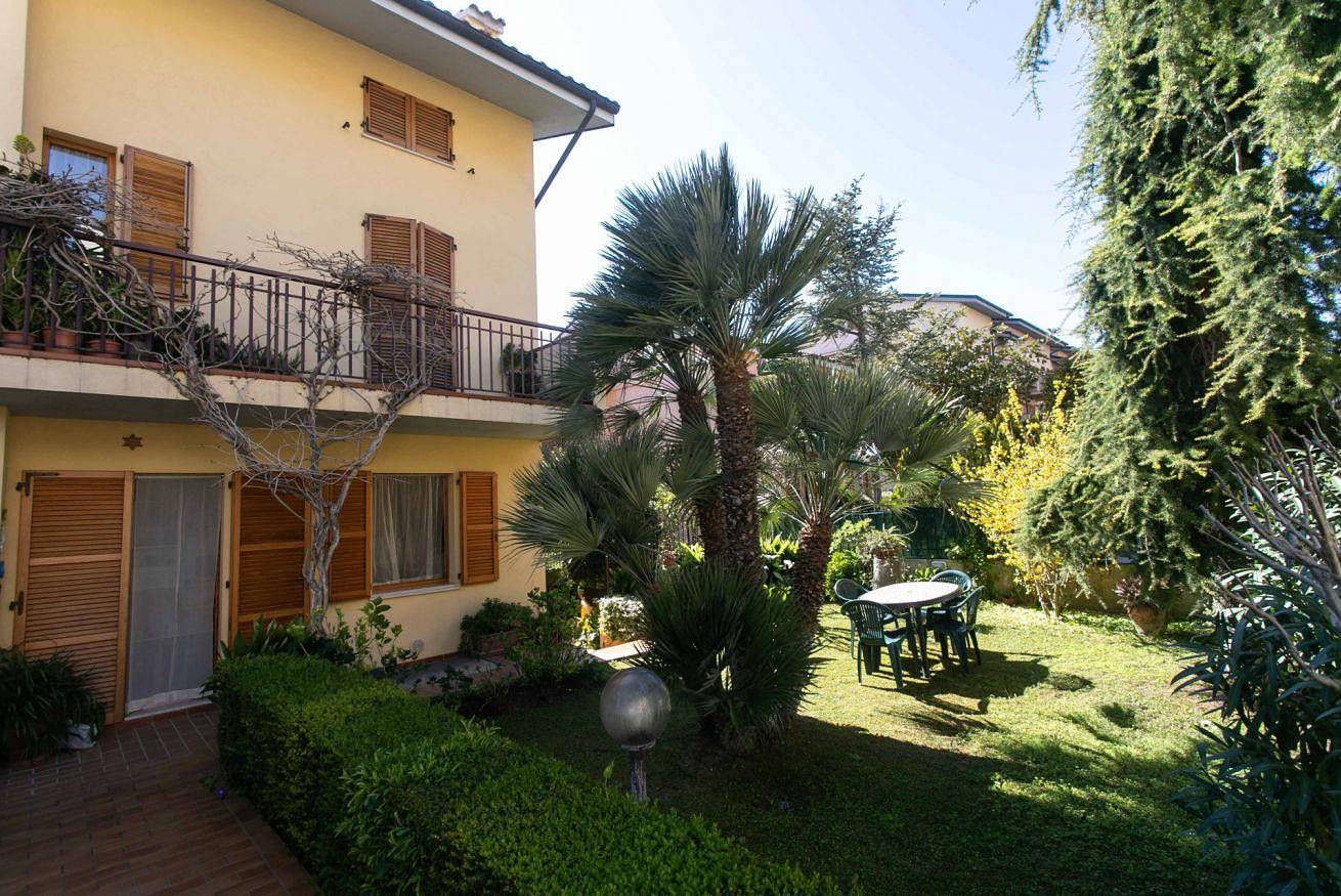 Ganze Wohnung, N043 - Numana, two-room apartment with garden  in Sirolo, Riviera del Conero