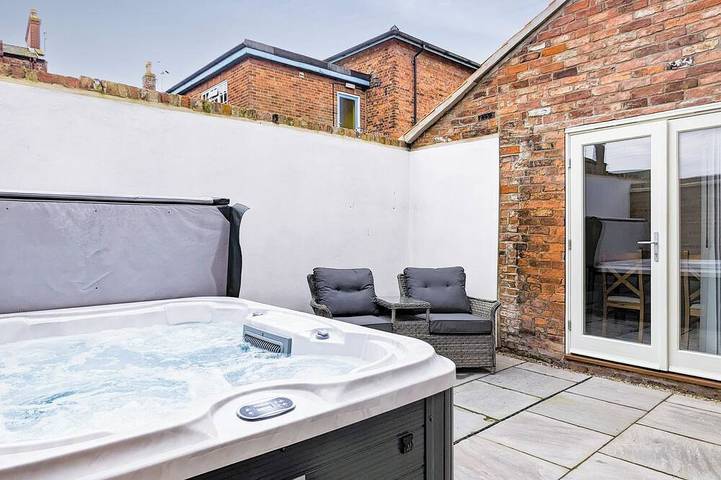 Cottage for 4 people, with hot tub and garden, with pets in Lincolnshire