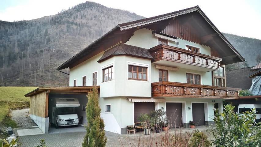 Ferienwohnung für 4 Personen, mit Ausblick und Balkon in Bad Ischl - 2