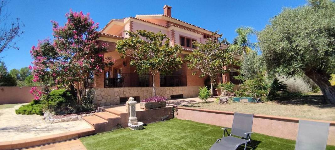 Casa rural para 10 personas, con Jacuzzi y Terraza además de Jardín y Piscina en Aleixar - 2