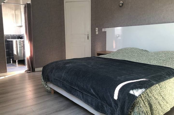 All Comfort family home, terrace and garden 2 km from Anse du Guesclin in Saint-Coulomb, Saint-Malo region