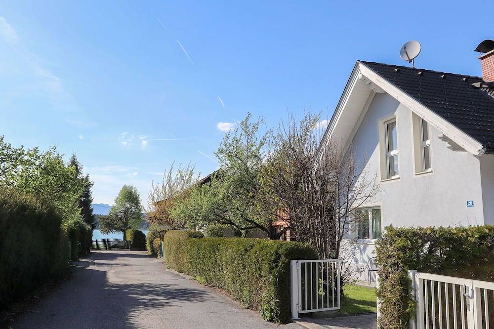 Atemberaubendes alleinstehendes Ferienhaus für 8 Leute mit  W-Lan, TV und Terrasse in Karawanken und Bachergebirge, Finkenstein am Faaker See