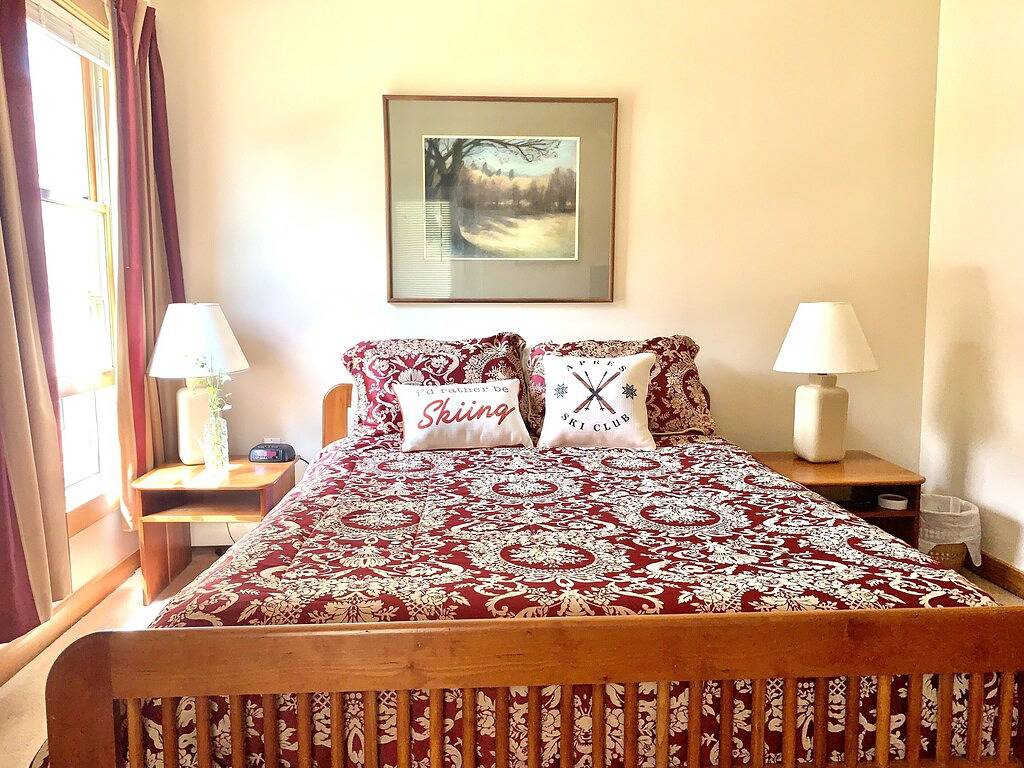 Ganze Wohnung, ⛷ 1Br Ski-Home Condo. Pool/Hot Tub/Sauna. Short walk 2 lifts, golf, hikes. in Killington, Rutland County