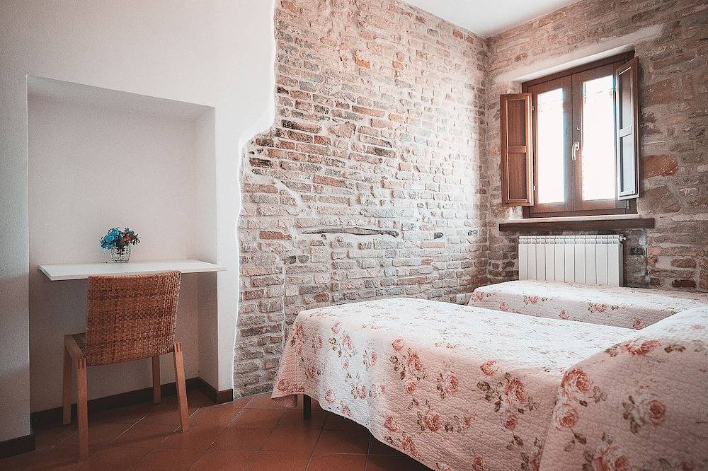 Apartment with Pool in Tower of Palms sea view - 5 minutes from the beach in Torre di Palme, Provincia de Fermo