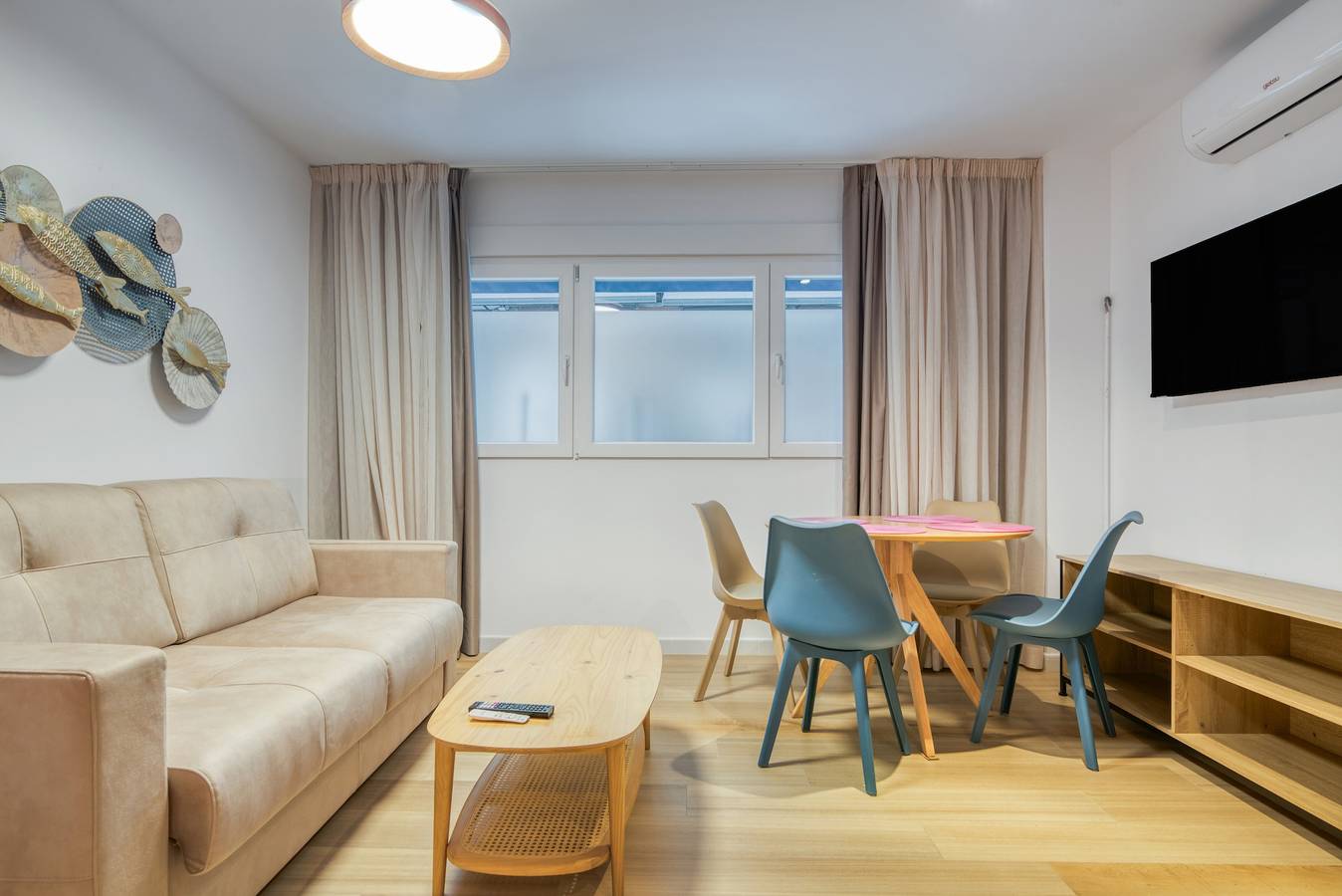 Entire apartment, Apartment 'Bajo Los Pisos De Concha' with Wi-Fi and Air Conditioning in Benidorm, Costa Blanca