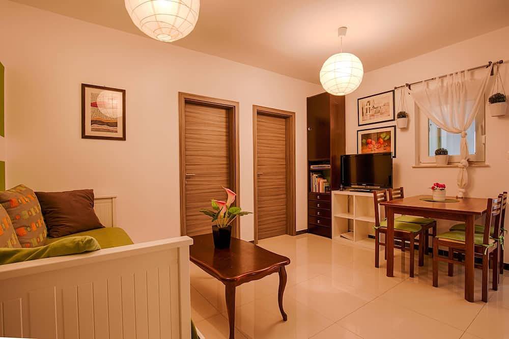 Ganze Wohnung, Krk Stadt! 200m Promenade!!Romantic house Vilaveja ,small pool.. in Krk Stadt, Krk