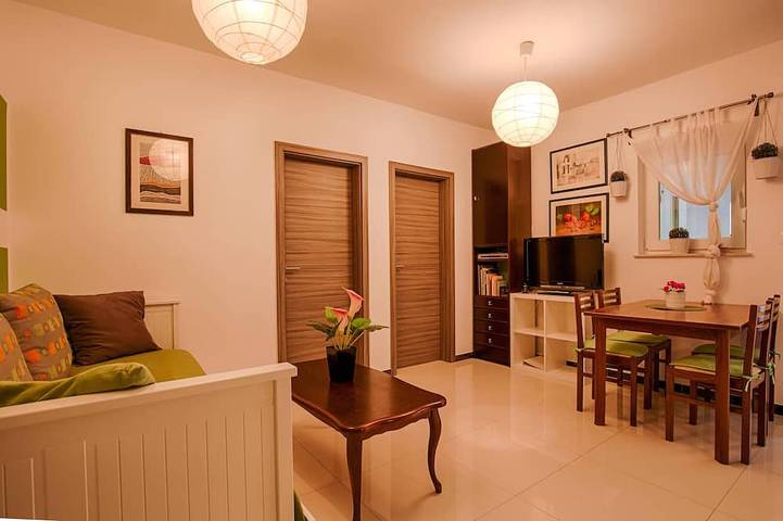 Ferienwohnung für 4 Personen, mit Pool und Garten sowie Whirlpool - 1