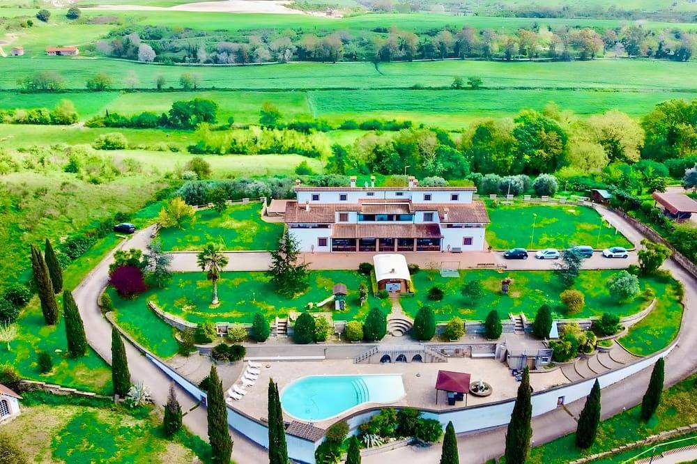 Villa Maria Pia - Roman Elegance Immersed in the Green in Fiumicino, Rome Province