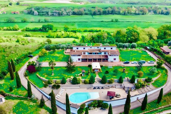 Villa for 6 people, with garden and hot tub - 1