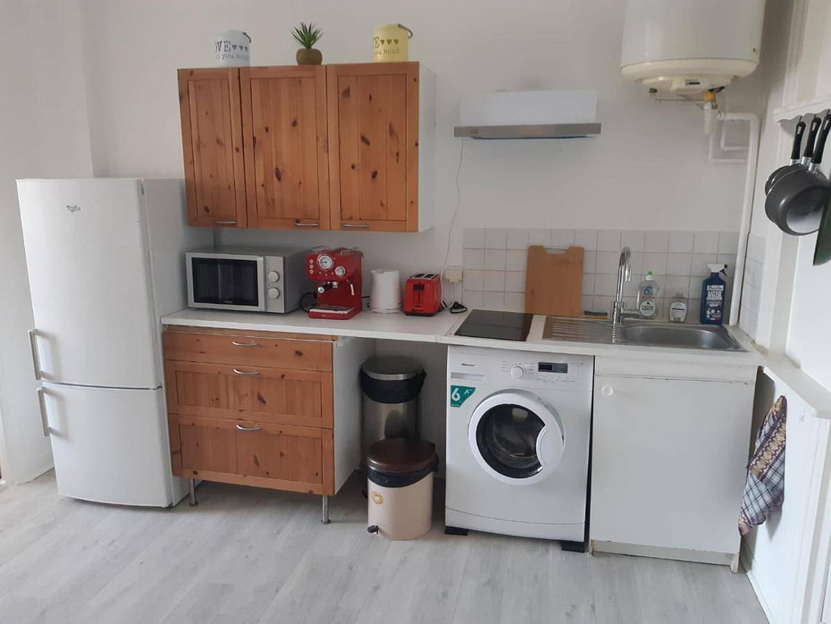 Appartement entier, One-Bedroom Apartment in Mons-en-Barœul, Région de Lille