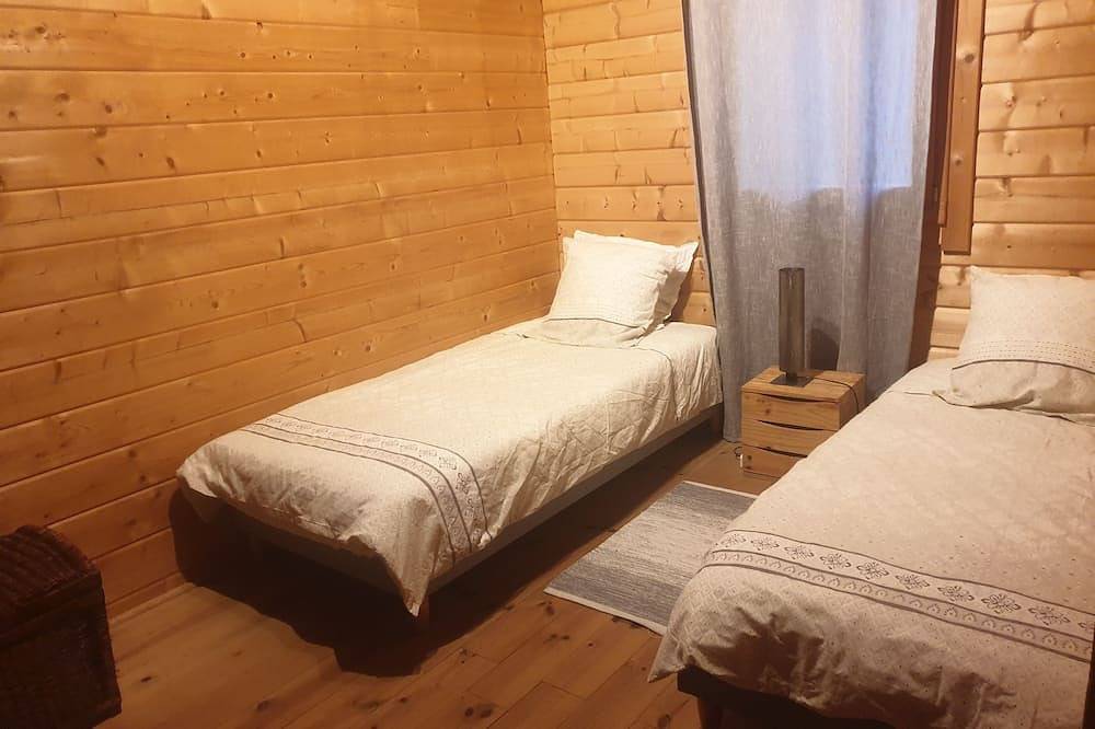 Chalet avec piscine in Sauveterre, Nimes region