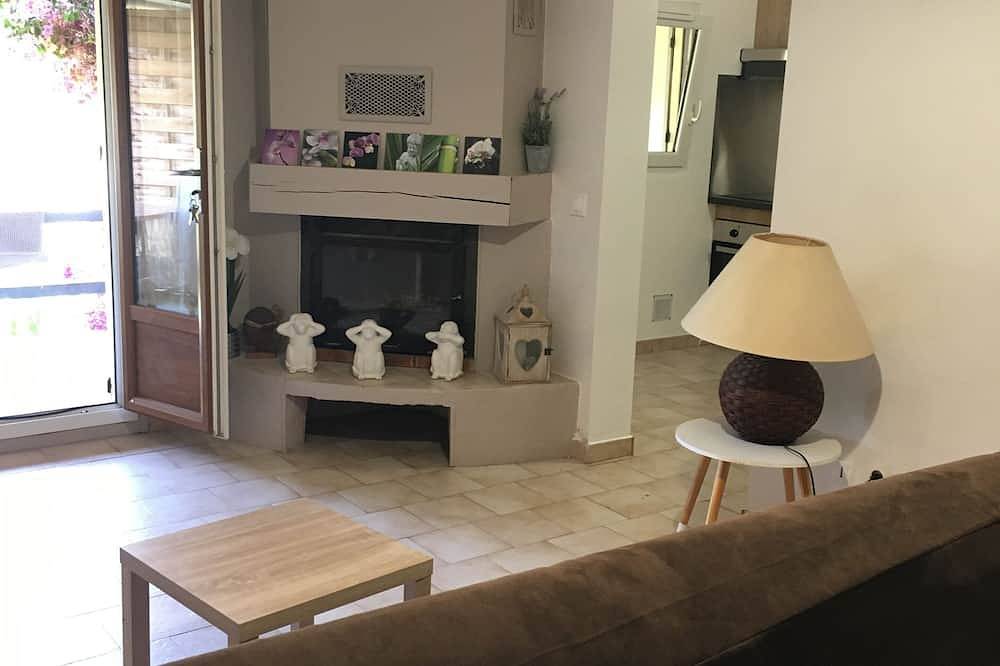 Appartement entier, Grand F1 calme au porte du  centre ville d'Ajaccio in Sarrola-Carcopino, Région d'Ajaccio