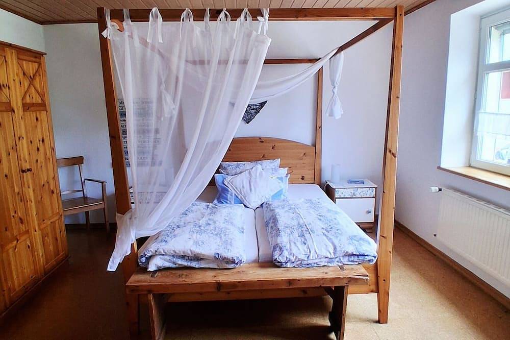 Großes Ferienhaus-250qm-für große Familien oder kleine Gruppen-6/7 Schlafzimmer in Udler, Vulkaneifel