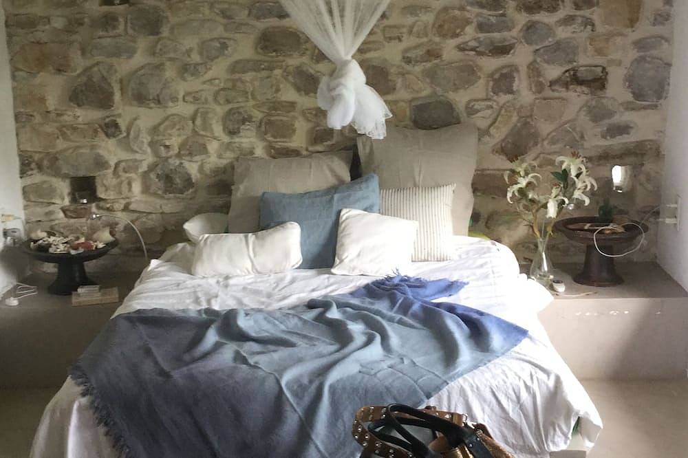 Casa en parque natural con río, ubicada a 15 'de Tarifa y playas. <br> in Tarifa, Parque natural de Los Alcornocales