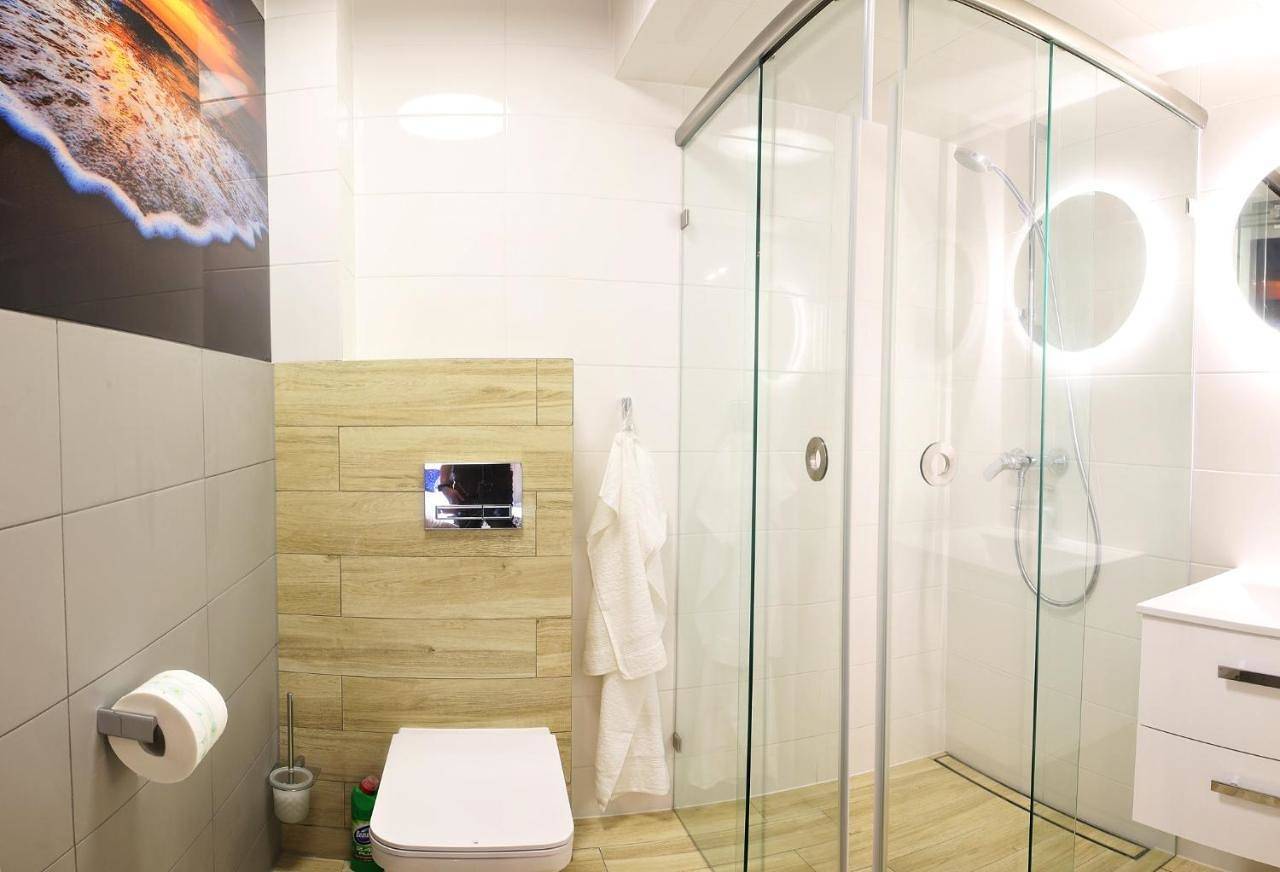 Ganze Ferienwohnung, Deluxe Double Room in Jarosławiec, Powiat Sławieński