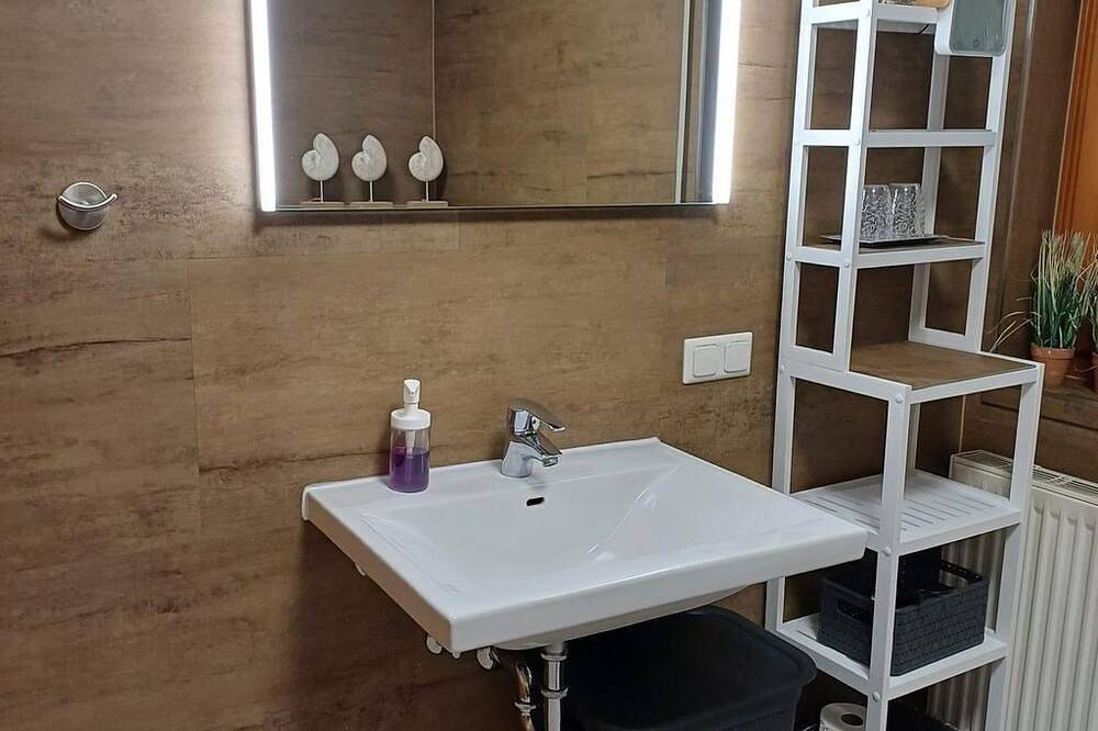 Ganze Wohnung, Ferienwohnung Dhom \"Rote Rebe\" - Ferienwohnung Dhom in Bad Kreuznach, Landkreis Bad Kreuznach