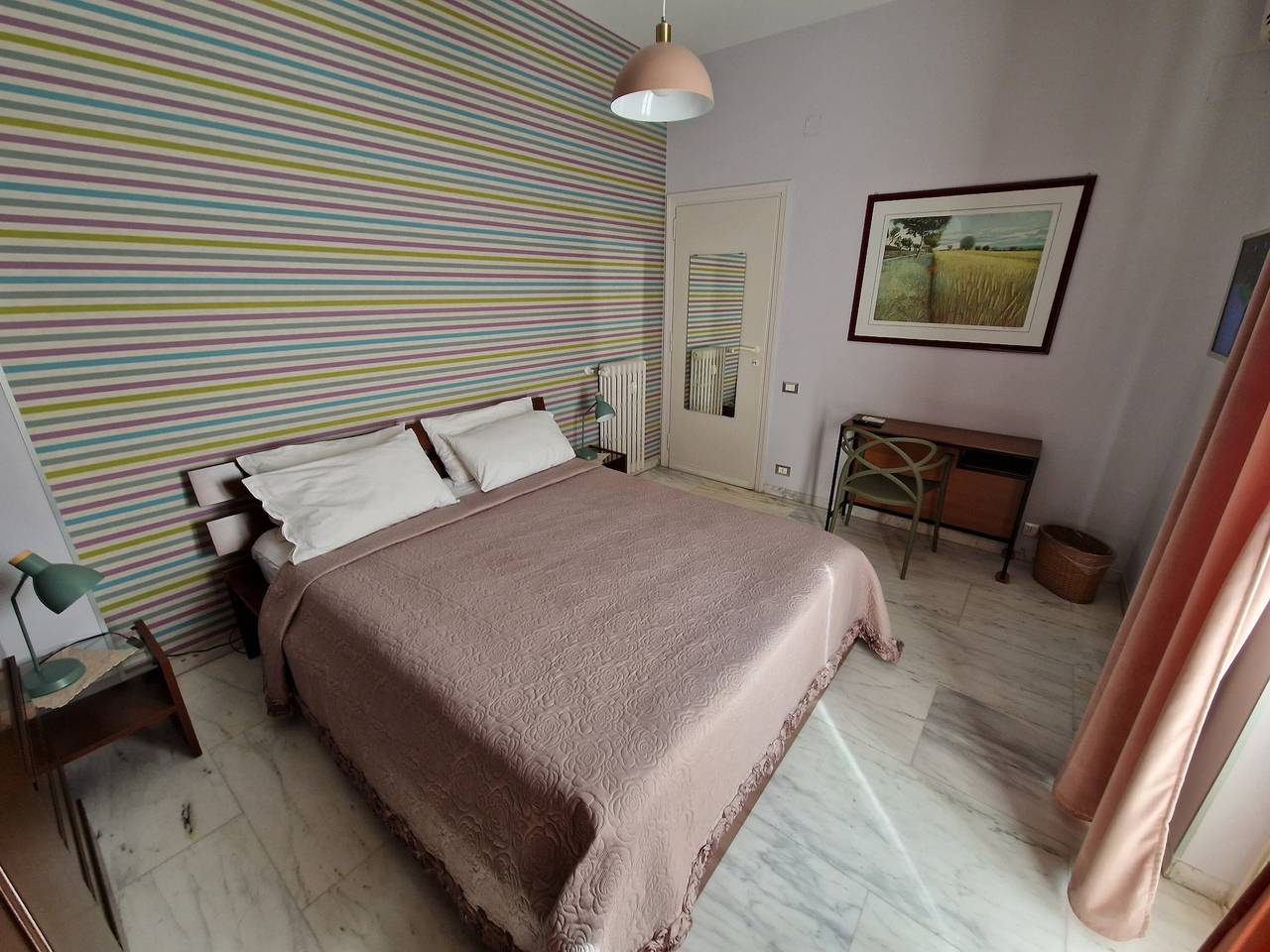 Entire apartment, Apartment 'Claudia - Valpo39' with Balcony, Wi-Fi and Air Conditioning in Rome, Rome Province