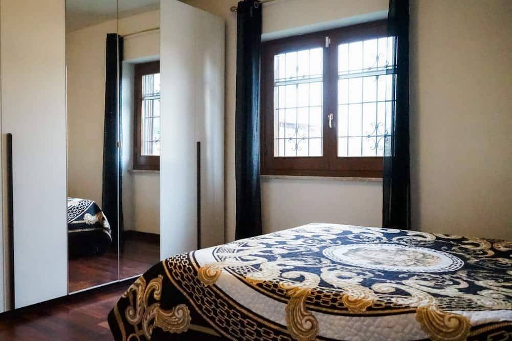 Versace-Style Villa with Outdoor Spaces and Pool in Latina (Italia), Agro Pontino