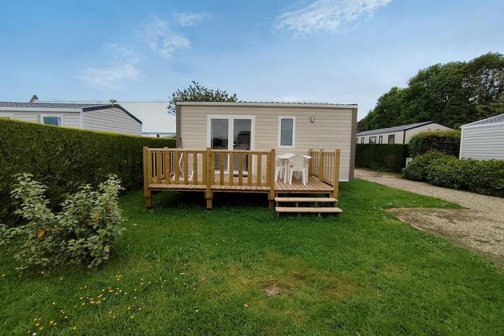 Location de vacances pour 3 personnes, avec piscine et terrasse à Vittefleur