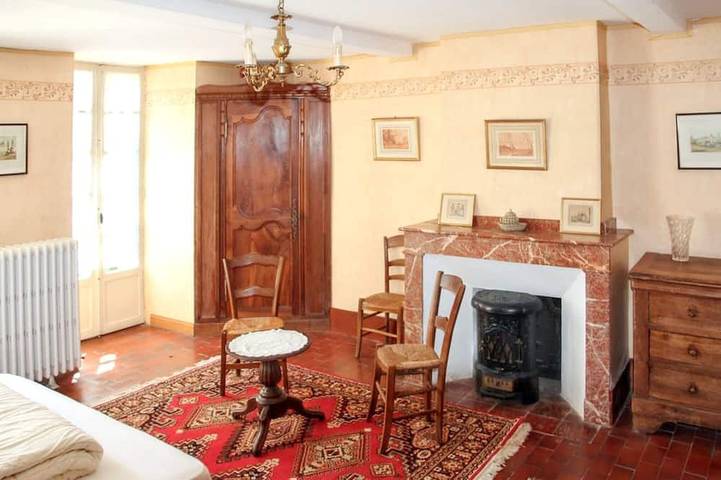 Location de vacances pour 13 personnes, avec jardin, animaux acceptés à Augirein