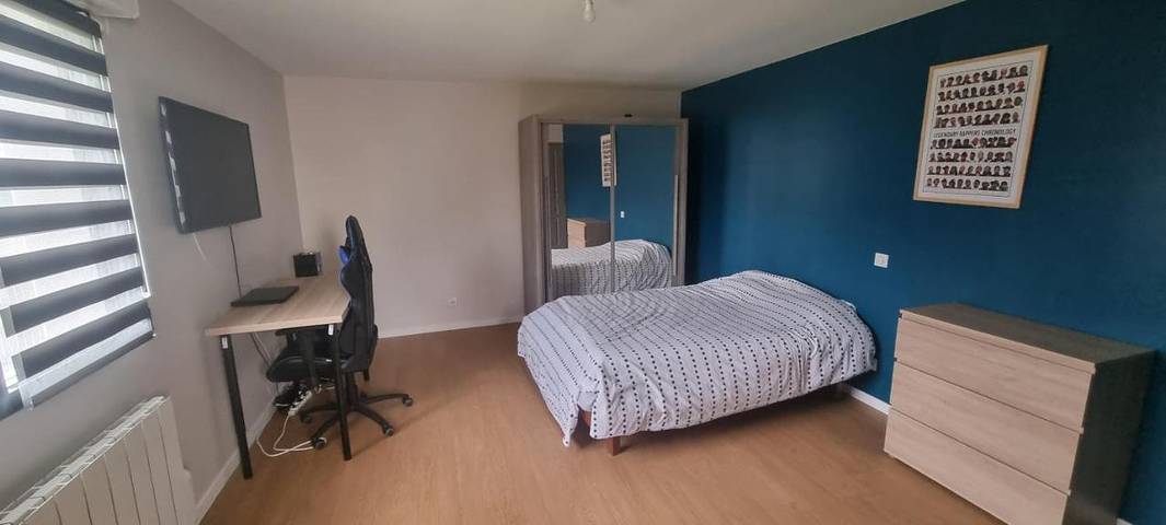 Gîte pour 2 personnes, avec jardin et vue ainsi que piscine et terrasse à Changé - 3