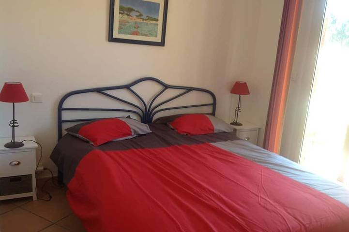 Location de vacances pour 5 personnes, avec terrasse ainsi que jardin et piscine dans Sainte-Lucie de Porto-Vecchio - 3