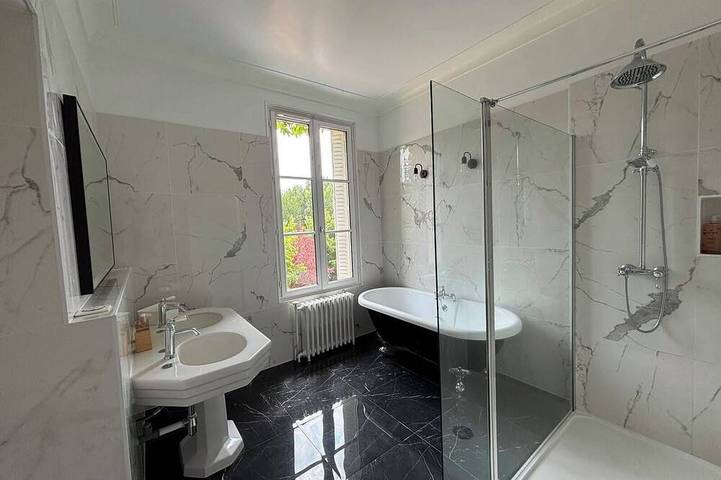 Gîte pour 10 personnes, avec Jardin à La Chapelle-Saint-Mesmin - 4