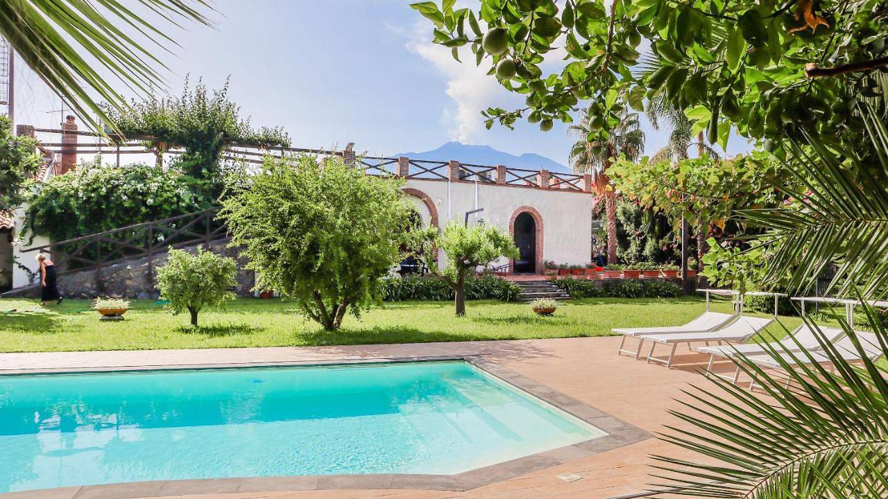 Archirafi Garden in Torre Archirafi, Riposto