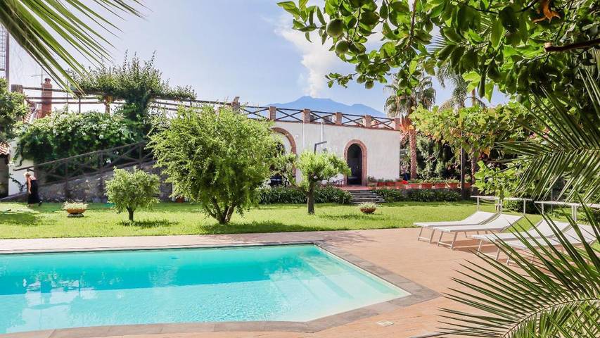 Ferienhaus für 4 Personen, mit Terrasse und Garten sowie Pool