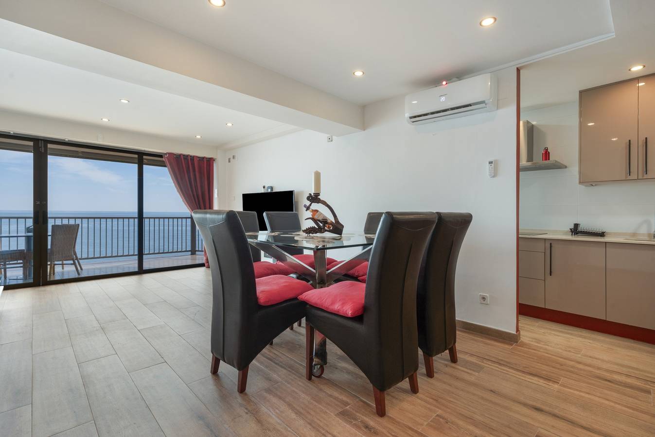 Appartement 'Paradisaco 28 aan Zee' met zeezicht, Wi-Fi en airconditioning in Salou, Costa Dorada