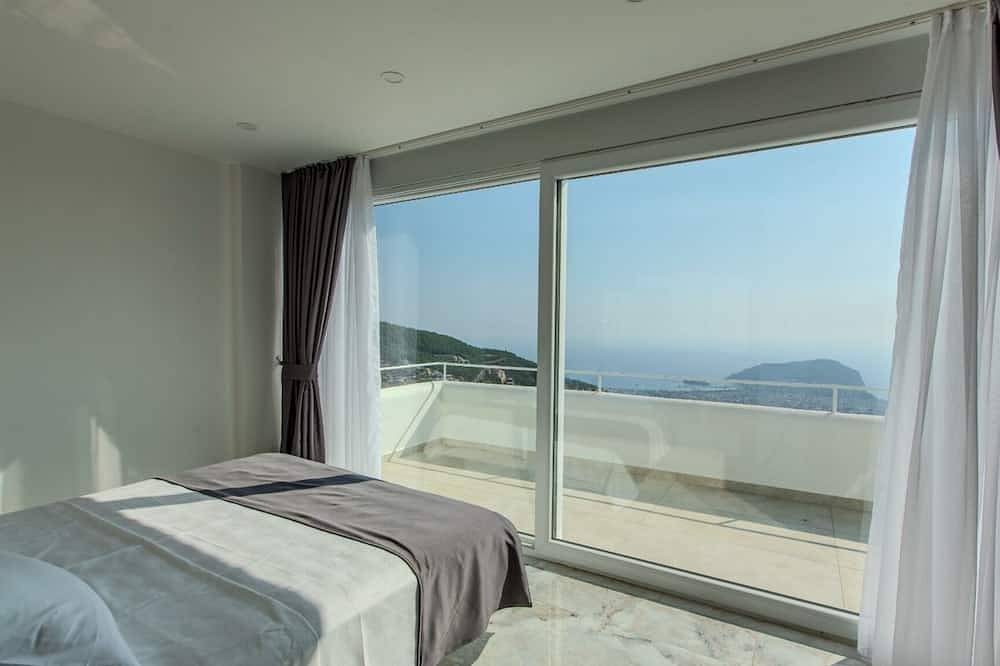 Stunning Sea and Castle Views, Alanya Villa 1024 in Alanya, Provinz Antalya