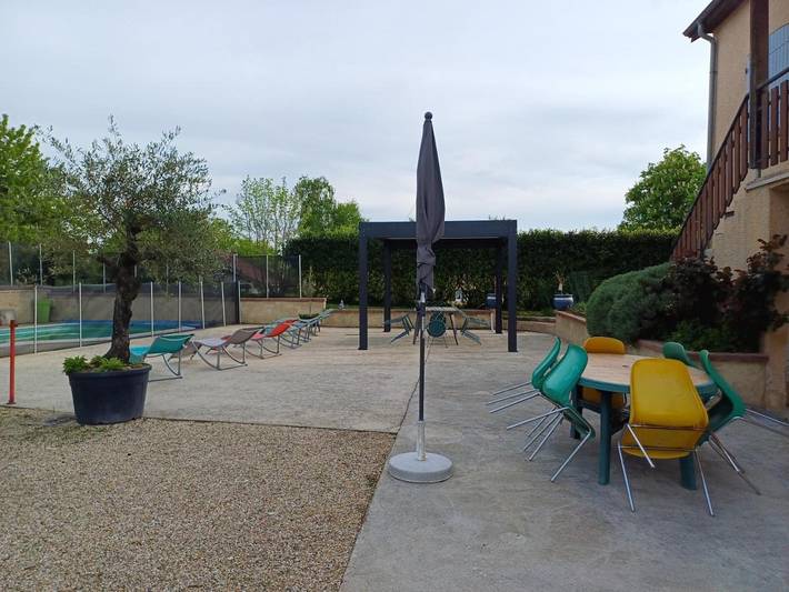 Location de vacances pour 6 personnes, avec piscine et terrasse à Foissiat - 2
