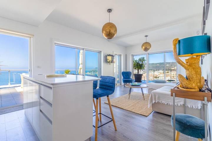 Ferienwohnung für 4 Personen, mit Terrasse und Ausblick sowie Pool und Kinderpool - 1