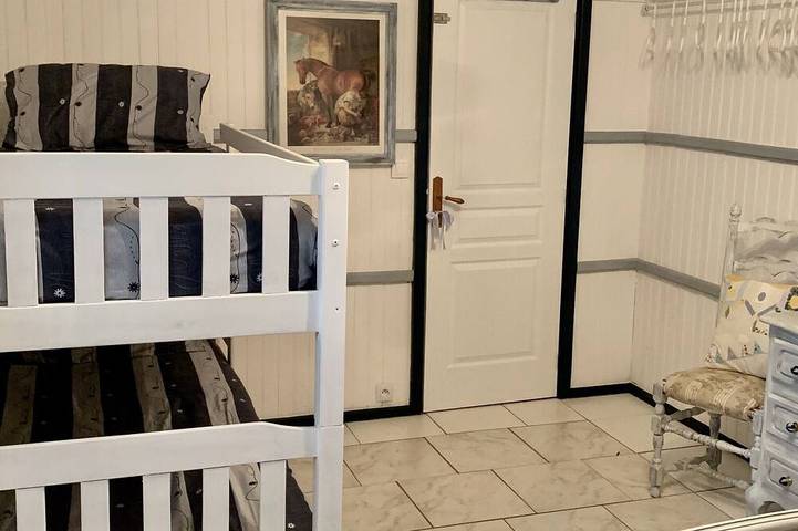 Gîte pour 6 personnes, avec jardin ainsi que piscine et jacuzzi à Jarzé - 4